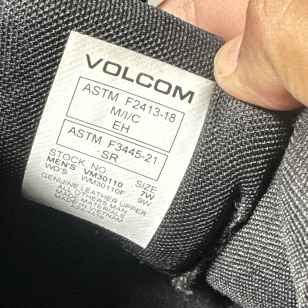 VOLCOM TRUE MEN'S SKATE INSPIRED WORK SHOE BOOTS VM30110‎ - ALL SIZES - NEW